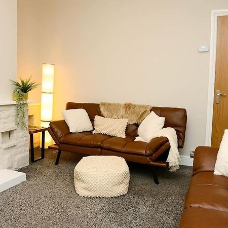 Delightful 2 Bed Town Centre House, Sleeps 4 Apartment Barnsley Luaran gambar