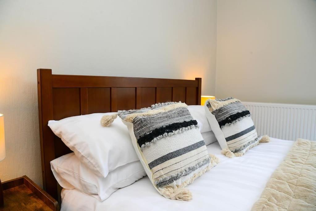 Delightful 2 Bed Town Centre House, Sleeps 4 Apartment Barnsley Luaran gambar