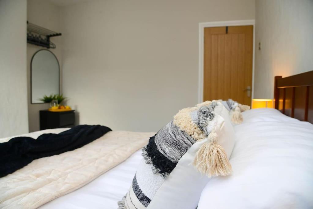 Delightful 2 Bed Town Centre House, Sleeps 4 Apartment Barnsley Luaran gambar